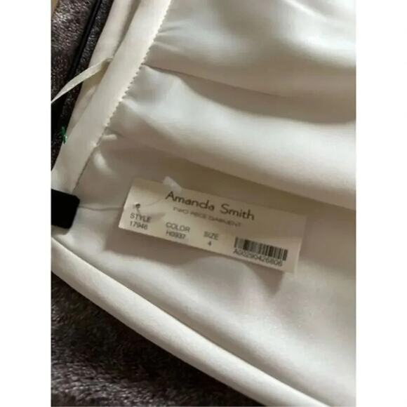 Amanda‎ Smith Size 4 Ivory Pleated Skirt NWT - Picture 3 of 3